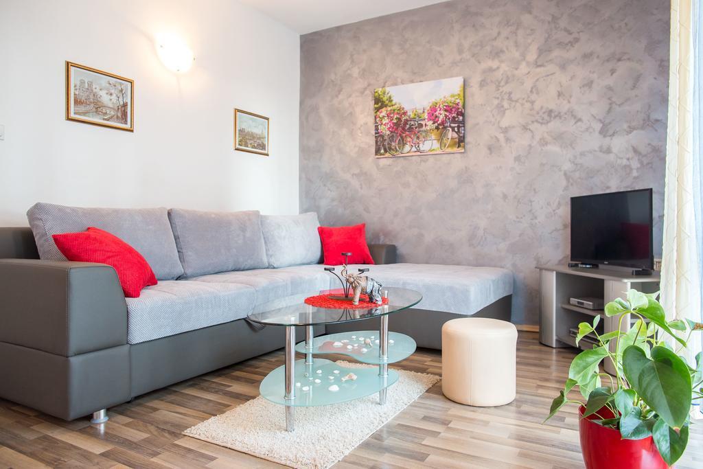 Villa Nadezda Petrovac Екстериор снимка
