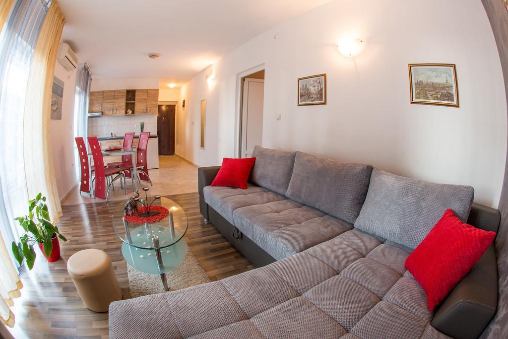 Villa Nadezda Petrovac Екстериор снимка
