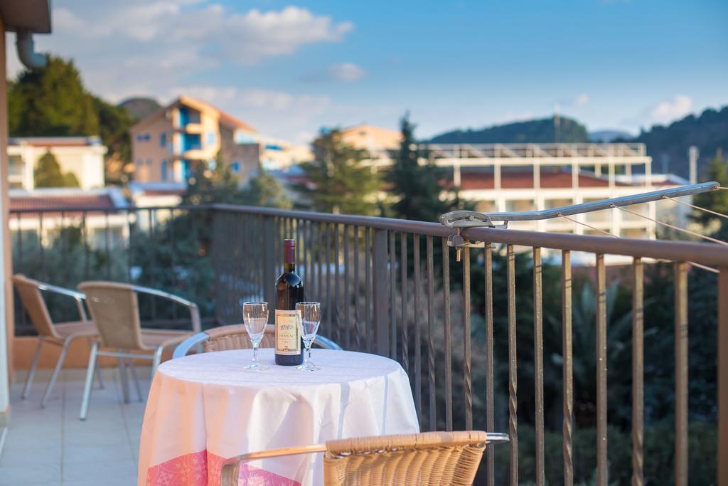 Villa Nadezda Petrovac Екстериор снимка